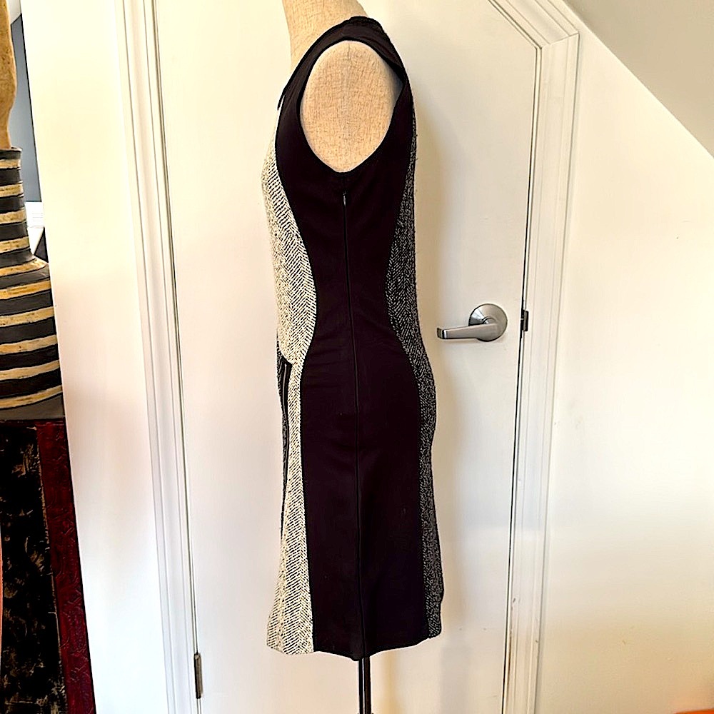 NWOT!! Desigual Dress with Zipper Detail! - Picture 5 of 9